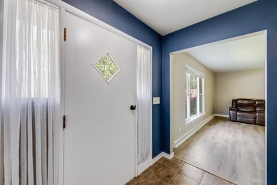 Golf course views, plenty of space, and a location that's hard - photo 3