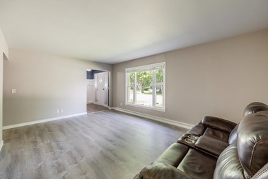 Golf course views, plenty of space, and a location that's hard - photo 5