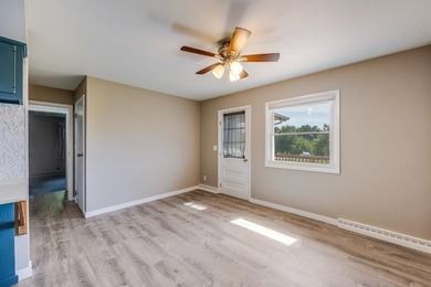 Golf course views, plenty of space, and a location that's hard - photo 8