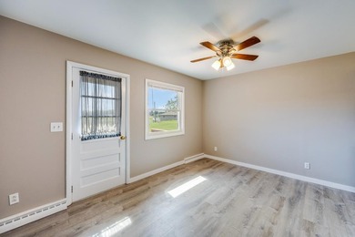 Golf course views, plenty of space, and a location that's hard - photo 9