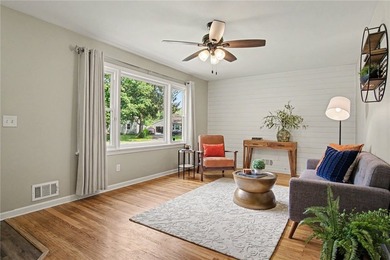 Welcome home to this beautifully updated 3-bedroom, 1.5-bath - photo 11
