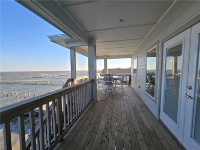Welcome to 122 Ridge Harbor, where quality and luxury meet the - photo 11