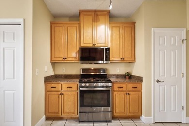Beautiful Family Home in Highly Sought-After Goose Creek - photo 13