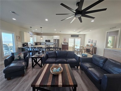 Welcome to 122 Ridge Harbor, where quality and luxury meet the - photo 15