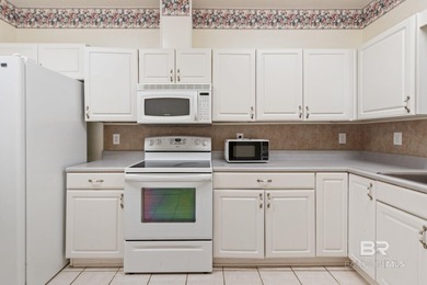 Only unit available in Williamsburg! Independent living awaits