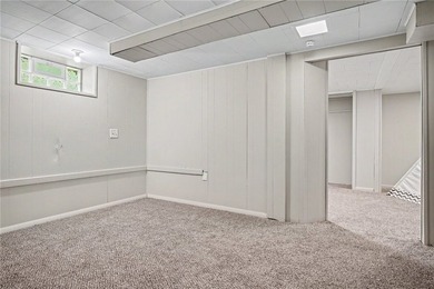 Welcome home to this beautifully updated 3-bedroom, 1.5-bath - photo 20