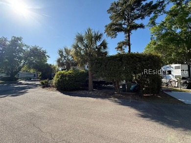 Experience waterfront living at Hilton Head Harbor Resort & - photo 2
