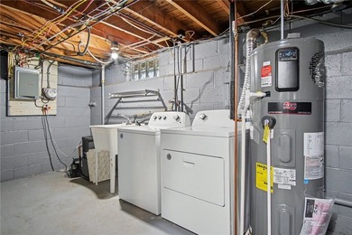 Welcome home to this beautifully updated 3-bedroom, 1.5-bath - photo 23
