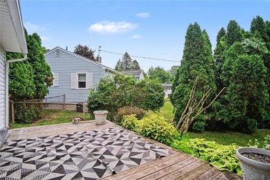 Welcome home to this beautifully updated 3-bedroom, 1.5-bath - photo 24