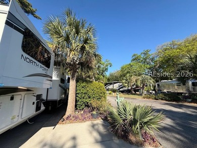 Experience waterfront living at Hilton Head Harbor Resort & - photo 4