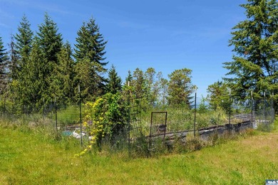 This unbelievable property presents a once-in-a-lifetime - photo 49