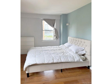 Large/mint condition one bedroom with open views toward the - photo 6
