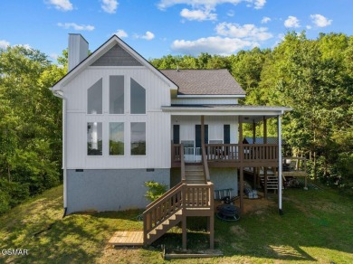 Lake Home For Sale in Sevierville, Tennessee