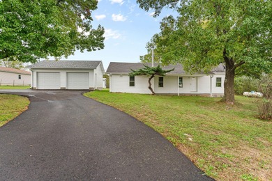 Fellows Lake Home For Sale in Strafford Missouri