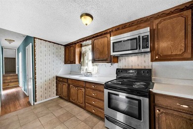 Motivated seller! Offering a $10,000 allowance for renovations - photo 11
