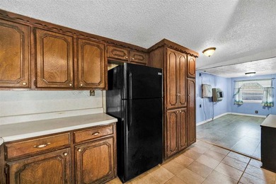 Motivated seller! Offering a $10,000 allowance for renovations - photo 12