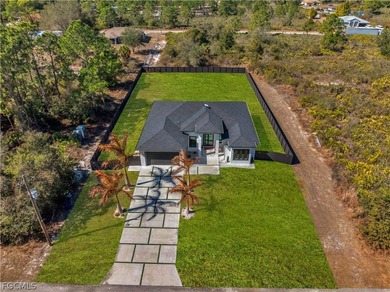 Beautiful 3-bedroom, 3-bathroom custom home on a half acre!! - photo 3