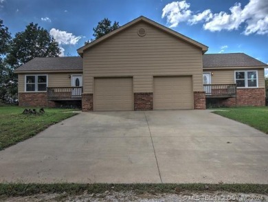 Lake Townhome/Townhouse Sale Pending in Afton, Oklahoma