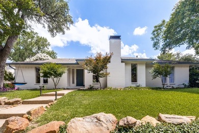 Steps from Prairie Creek, this beautifully renovated 4-bed - photo 1