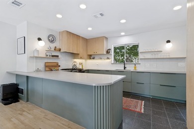 Steps from Prairie Creek, this beautifully renovated 4-bed - photo 9