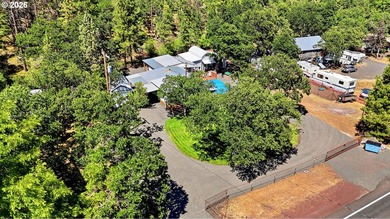 Welcome to this clean, move-in ready Pine Grove waterfront home - photo 3