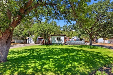 Welcome to this clean, move-in ready Pine Grove waterfront home - photo 4