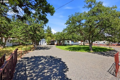 Welcome to this clean, move-in ready Pine Grove waterfront home - photo 5