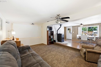 Welcome to this clean, move-in ready Pine Grove waterfront home - photo 7