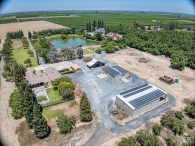 Discover an extraordinary 30-acre estate in the heart of - photo 4