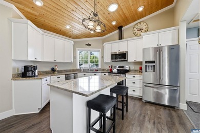 Immaculate and move-in ready, this stunning single-story home - photo 28