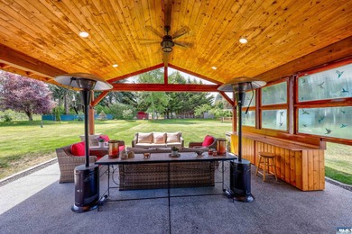 Immaculate and move-in ready, this stunning single-story home - photo 39