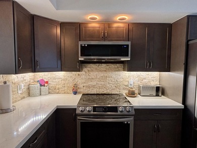 Discover this beautifully renovated 2-bedroom, 2-bathroom condo - photo 7