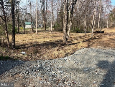 1.2-acre lot in Aspen Hill on the private side of Lake Anna with - photo 3