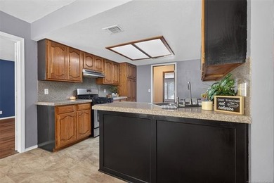 Spacious 4 bedroom homes on 2 + Acres Near Keystone Lake. Enjoy - photo 12