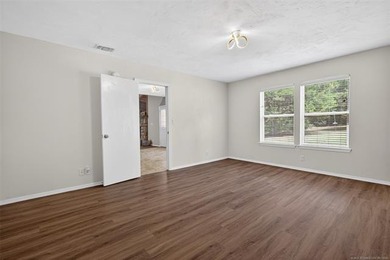 Spacious 4 bedroom homes on 2 + Acres Near Keystone Lake. Enjoy - photo 15