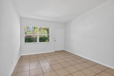 Beautifully renovated 3-bedroom, 2-bath single-family home - photo 15