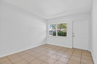 Beautifully renovated 3-bedroom, 2-bath single-family home - photo 16