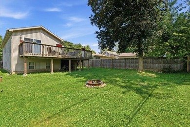Located right over the border, this 3-bedroom 2 bath home is - photo 17
