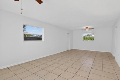 Beautifully renovated 3-bedroom, 2-bath single-family home - photo 17