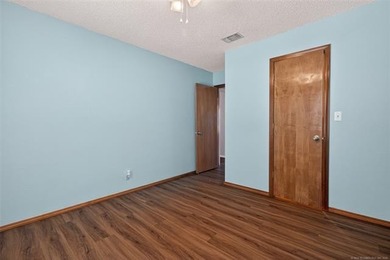 Spacious 4 bedroom homes on 2 + Acres Near Keystone Lake. Enjoy - photo 24