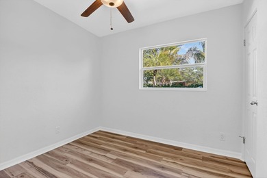 Beautifully renovated 3-bedroom, 2-bath single-family home - photo 24