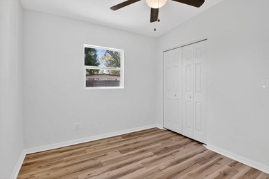 Beautifully renovated 3-bedroom, 2-bath single-family home - photo 30