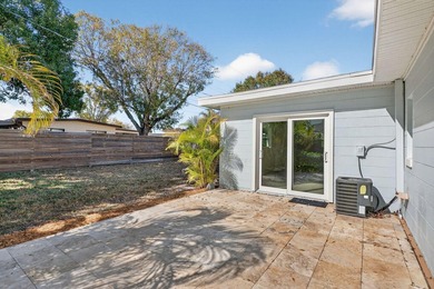 Beautifully renovated 3-bedroom, 2-bath single-family home - photo 31