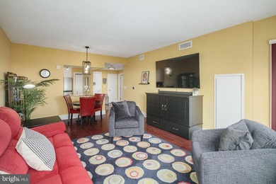 Welcome to elevated waterfront living at Dockside - photo 4