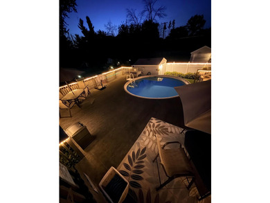 Welcome home to this beautifully maintained split-entry nestled - photo 4