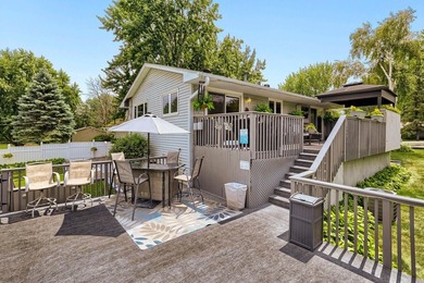 Welcome home to this beautifully maintained split-entry nestled - photo 5