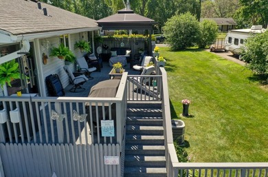 Welcome home to this beautifully maintained split-entry nestled - photo 6