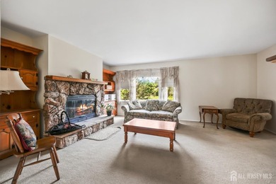 Welcome home! Center Hall Colonial in Heritage Chase with so - photo 9