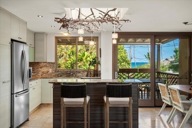 Welcome to 15 Nalu Place, where beachside living meets modern - photo 4