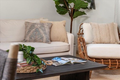 Welcome to 15 Nalu Place, where beachside living meets modern - photo 8